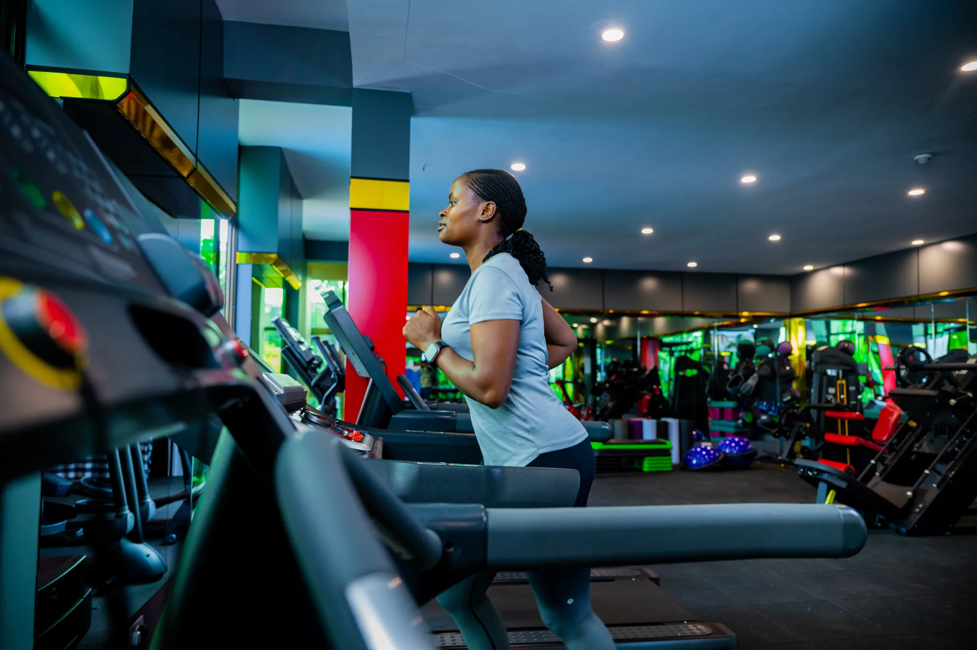 totalmente equipado y moderno